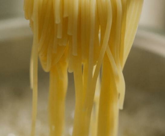 How to Stop Pasta Sticking Together When Cold – So Easy!