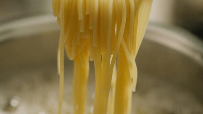 How To Stop Pasta Sticking Together When Cold - So Easy!