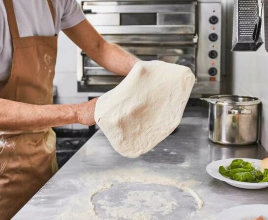How to Toss Pizza Dough – The Right Way!