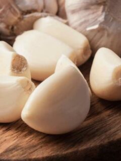 Why is Garlic Sticky
