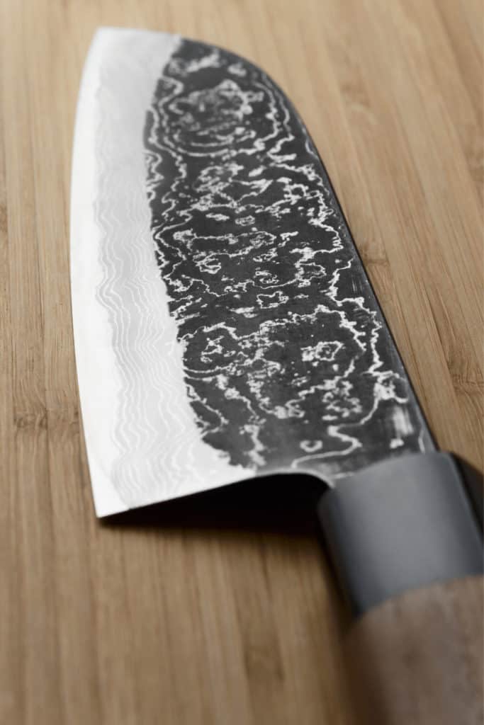 Damascus steel knife featuring its wavy structure