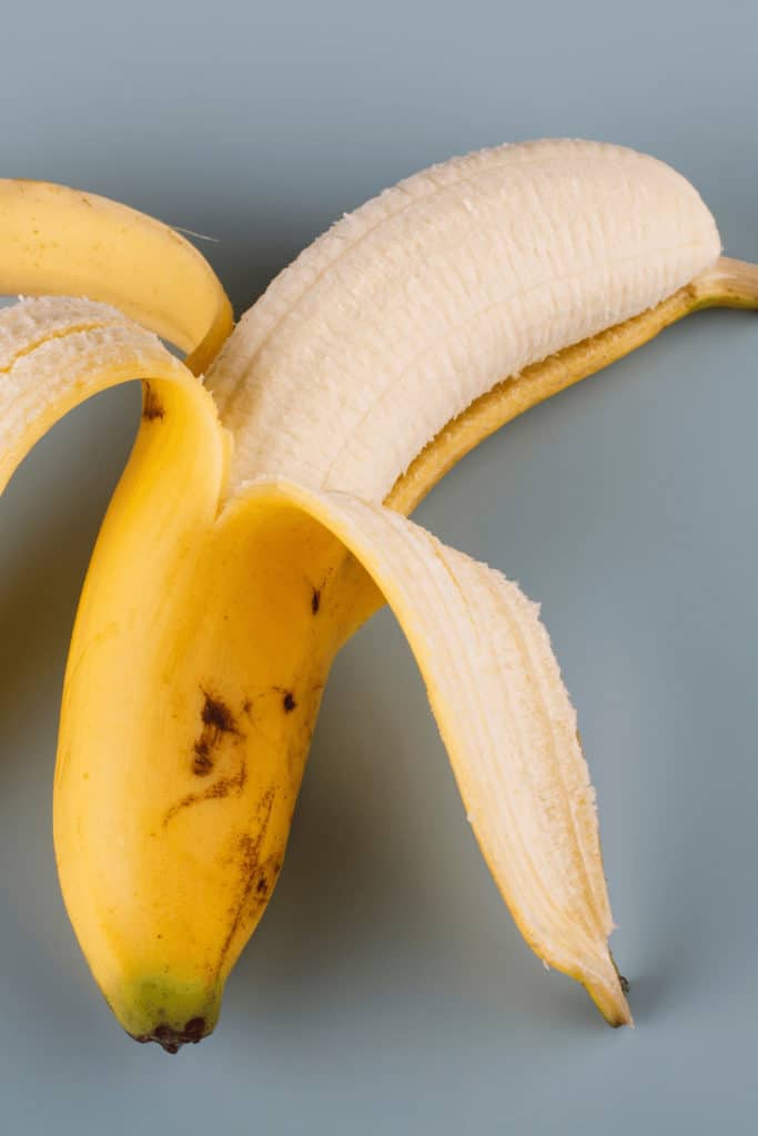 Ripe bananas make no noise when peeled