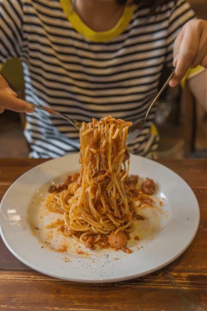Spaghetti Bolognese should not be slimy or gummy