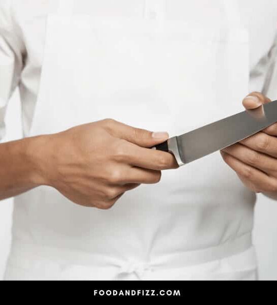 How to Carry A Knife In The Kitchen Safely – 10 Best Tips