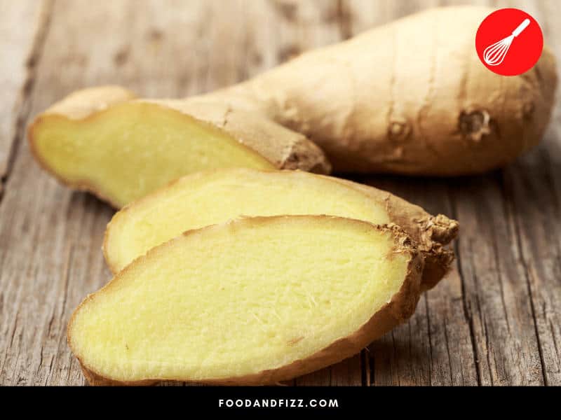 It is important that ginger is always dry. Ginger that has been wet will get moldy.