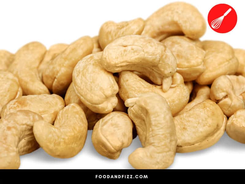 The older cashews get, the more shriveled and dried out they appear. It is best to throw them out at this point.