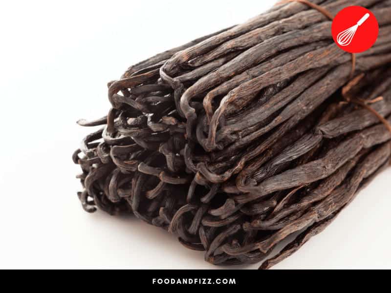 Genuine vanilla extract is extracted from vanilla beans. Each vanilla bean contains up to 5% of vanillin.