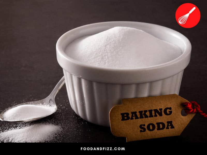 Baking soda is an everyday compound that is always made up of one atom each of sodium, hydrogen and chlorine, and three atoms of oxygen.