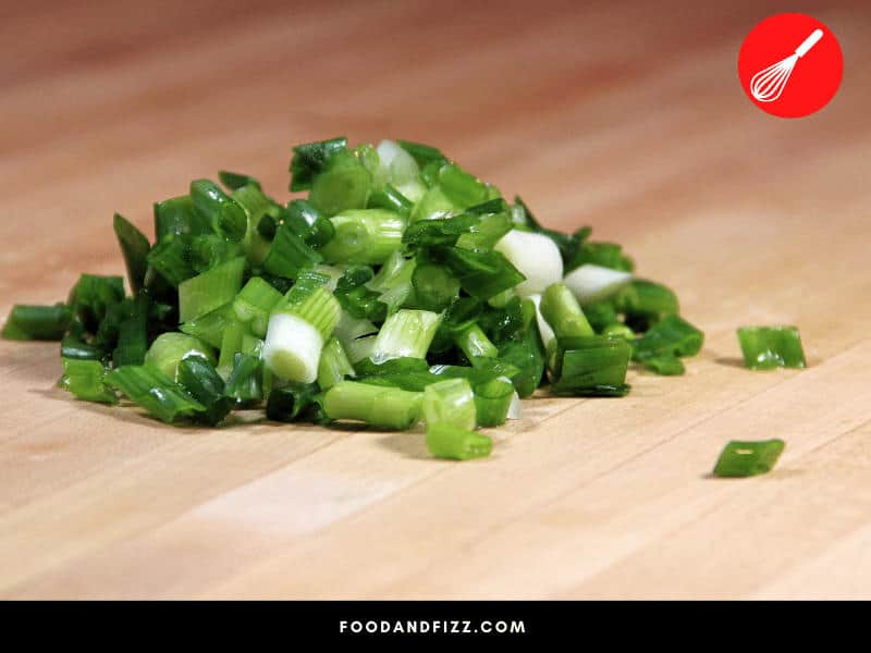 Both the green and white parts of the scallion can be used. The green parts are mild and can be used as a garnish.