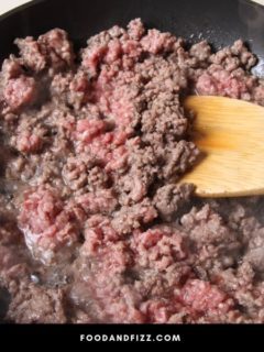 Can Cooked Ground Beef Be Pink Inside?