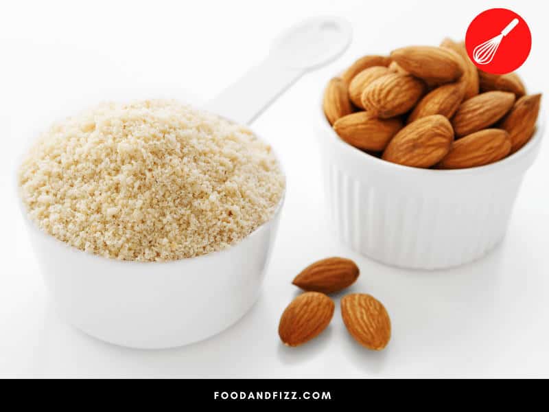 It can be hard to determine how many almonds are in 1/4 cup as almonds have different sizes.