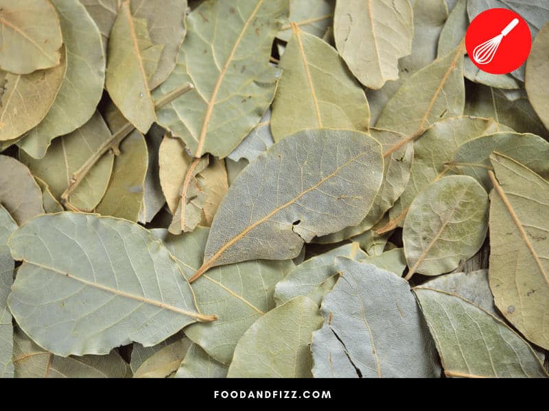 There are 700 to 800 fresh bay leaves in a pound.