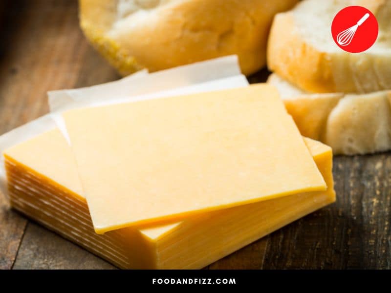 Usually, 1 slice of cheese is 1 oz. But depending on type and brand, it can be 1 1/2 to 1 1/3 slices per oz.