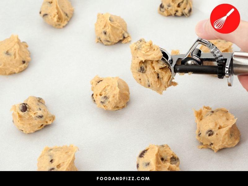 Cookie dough may be portioned into balls and frozen.